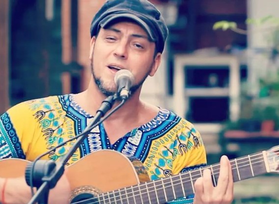 Cantor Conrado Pouza morreu após complicações por Covid-19