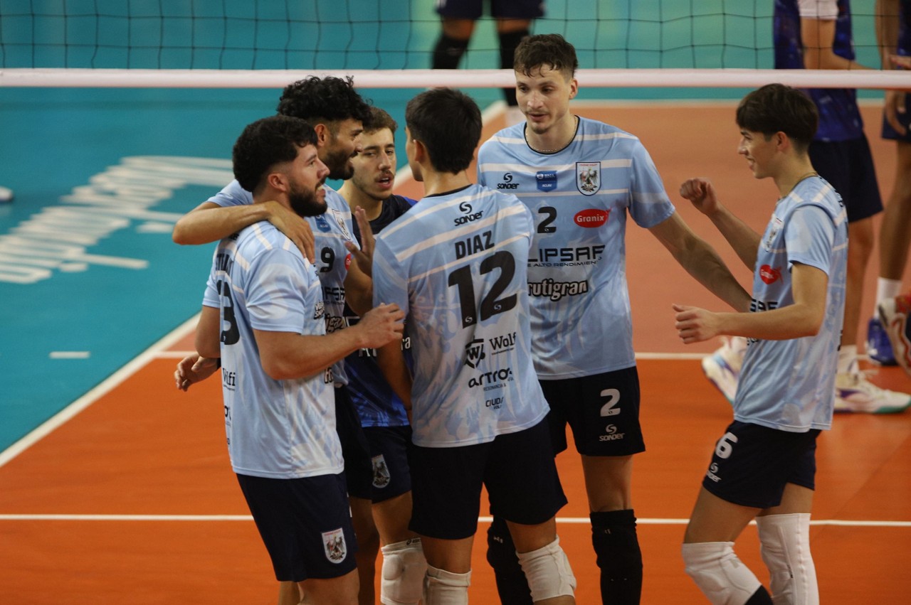 Ciudad Voley (Argentina) e Olympic (Bolívia), pelo Campeonato Sul-Americano de Clubes de vôlei masculino