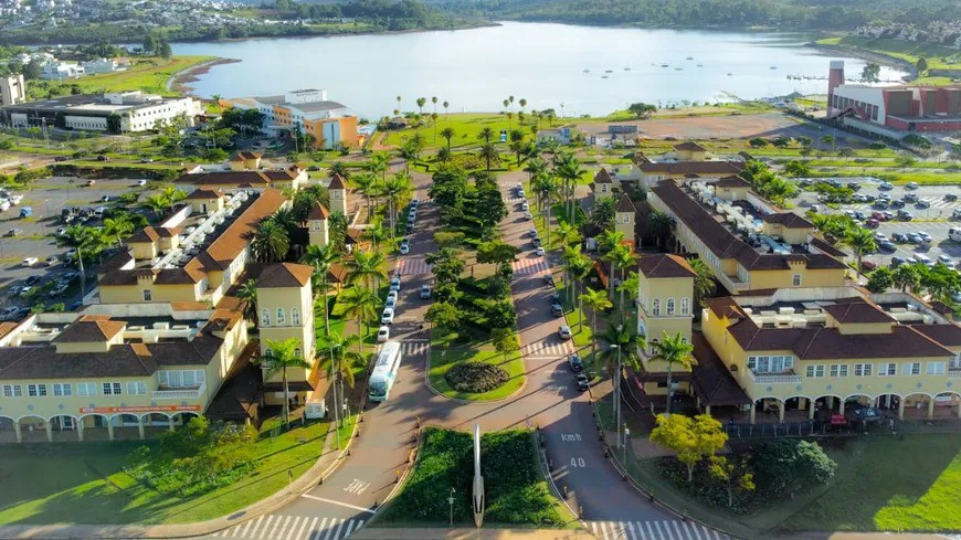 Bairro próximo ao Alphaville revela as desigualdades profundas 