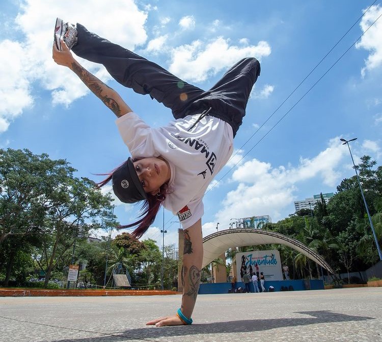 Nathana Venâncio representa o Time Brasil em batalhas de Breaking