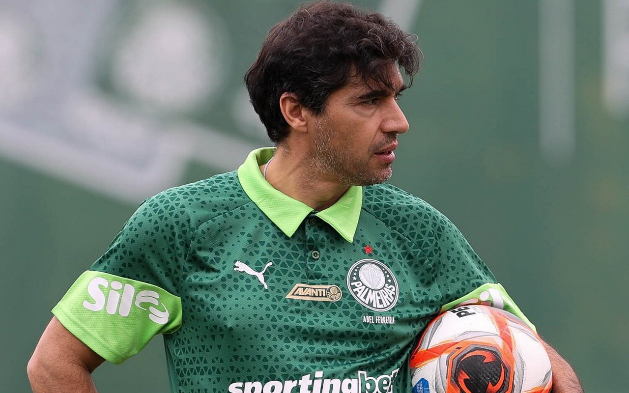 O técnico Abel Ferreira, do Palmeiras, durante treinamento, na Academia de Futebol (Foto: Cesar Greco/Palmeiras/by Canon)