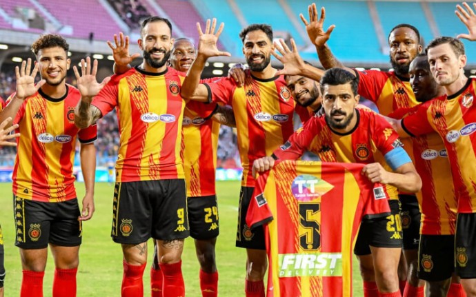Elenco do Espérance comemora junto após vitória (Foto: Espérance/Divulgação)