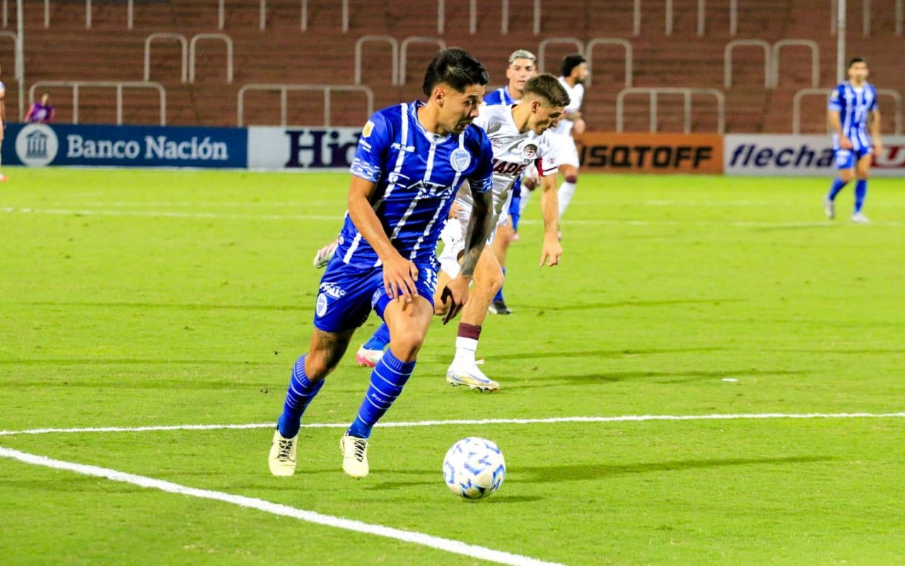 Godoy Cruz empatou com o Lanús em seu último jogo no Estádio Malvinas Argentinas. (Foto: Divulgação/Club Godoy Cruz)
