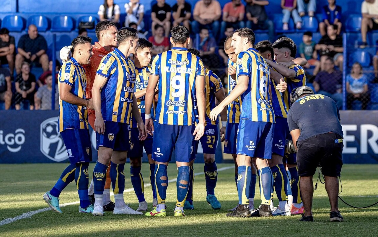 Sportivo Luqueño empatou em 2 a 2 com o Sportivo Ameliano no último sábado (29). (Foto: Divulgação/Sportivo Luqueño)