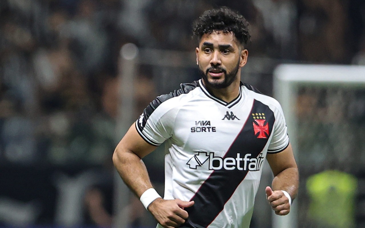 Advogada alega ter vivido romance com Payet, do Vasco (Foto: Gilson Lobo/AGIF)
