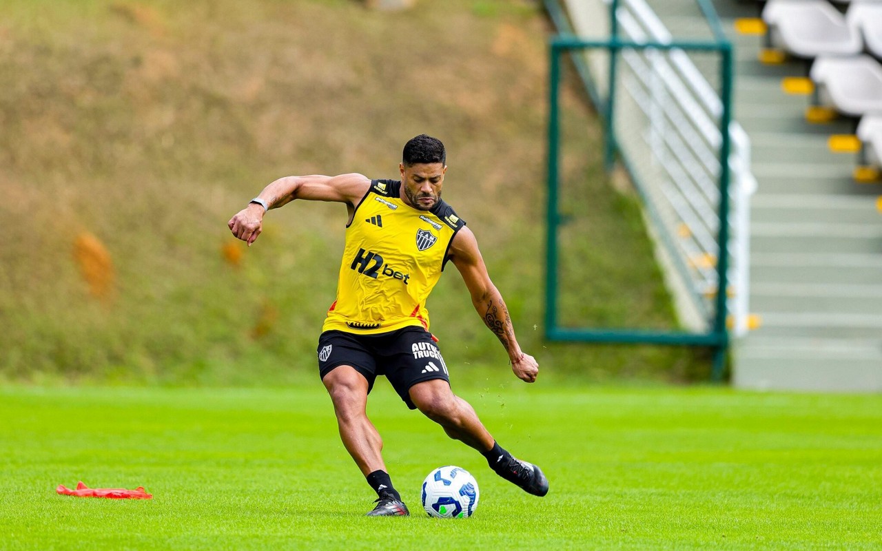 Hulk em treino do Atlético-MG (Foto: Paulo Henrique França / Atlético)