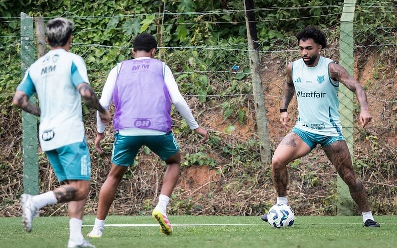 Jogadores voltam a treinar no clube Aest, em Serra (ES), neste sábado (4) (Foto: Gustavo Aleixo/Cruzeiro)