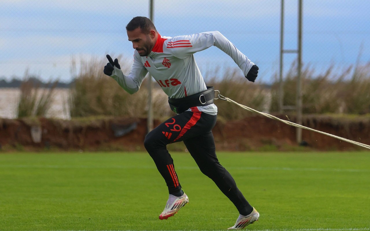 Thiago Maia, volante do Internacional, no CT Parque Gigante (Foto: Ricardo Duarte/SC Internacional)