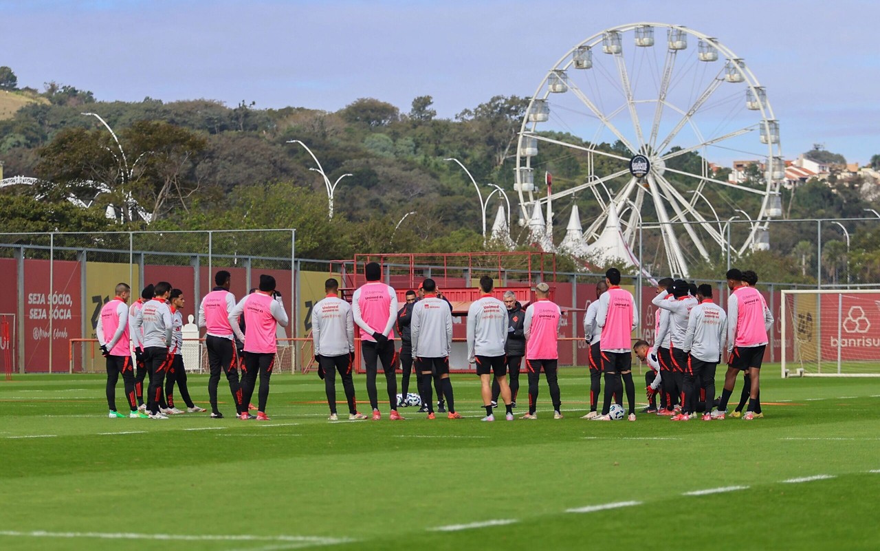 Internacional tem jogo-treino no CT Parque Gigante (Foto: Ricardo Duarte/SC Internacional)