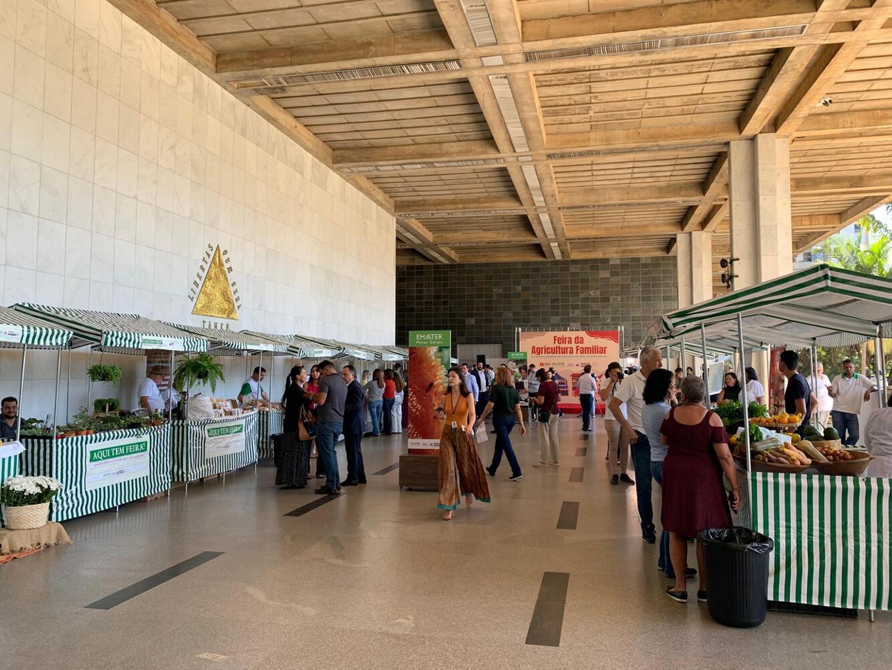 Feiras da agricultura familiar tem participação de 25 produtores em média