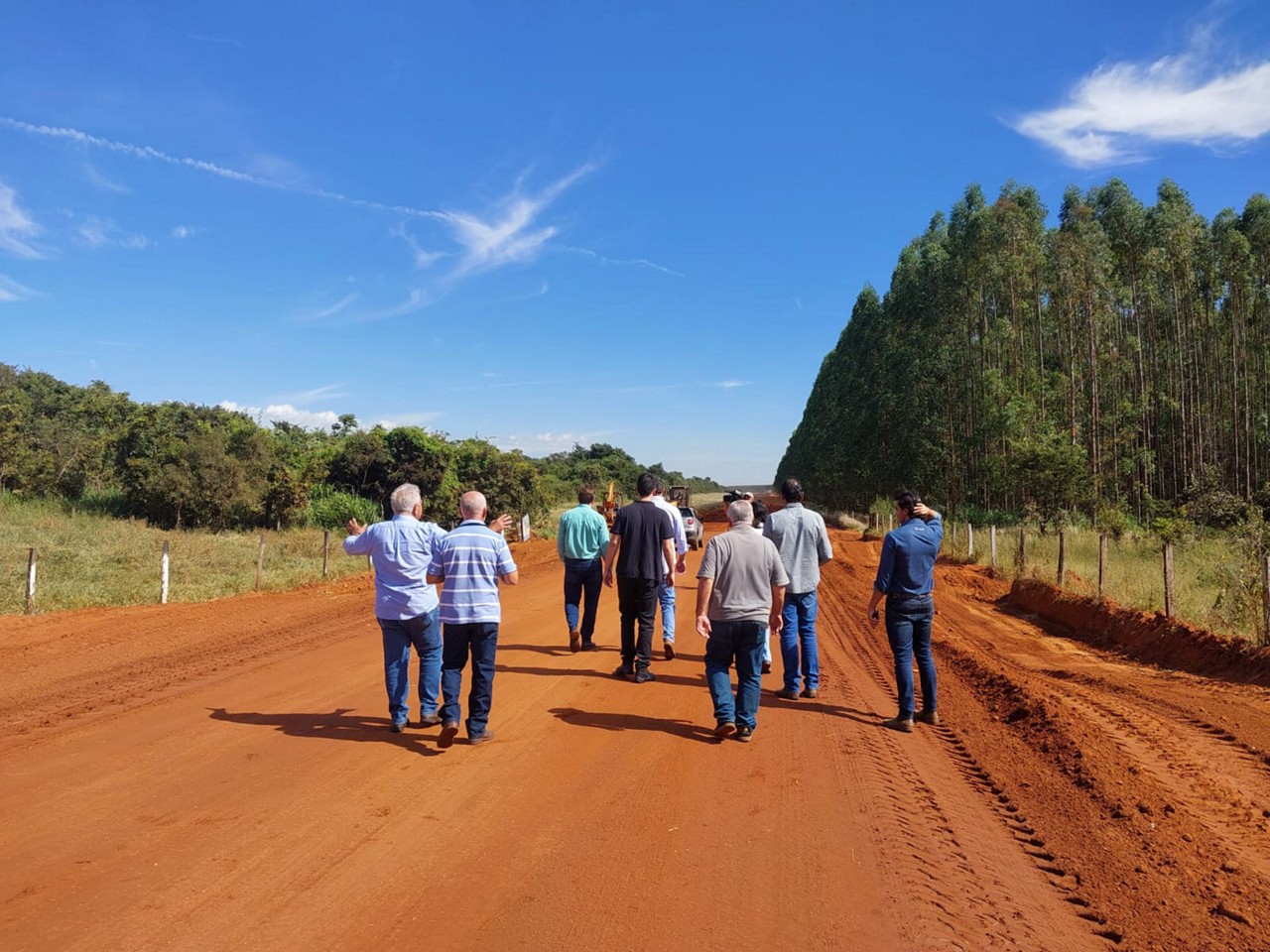 Estradas vicinais são importantes para escoamento da produção agrícola 
