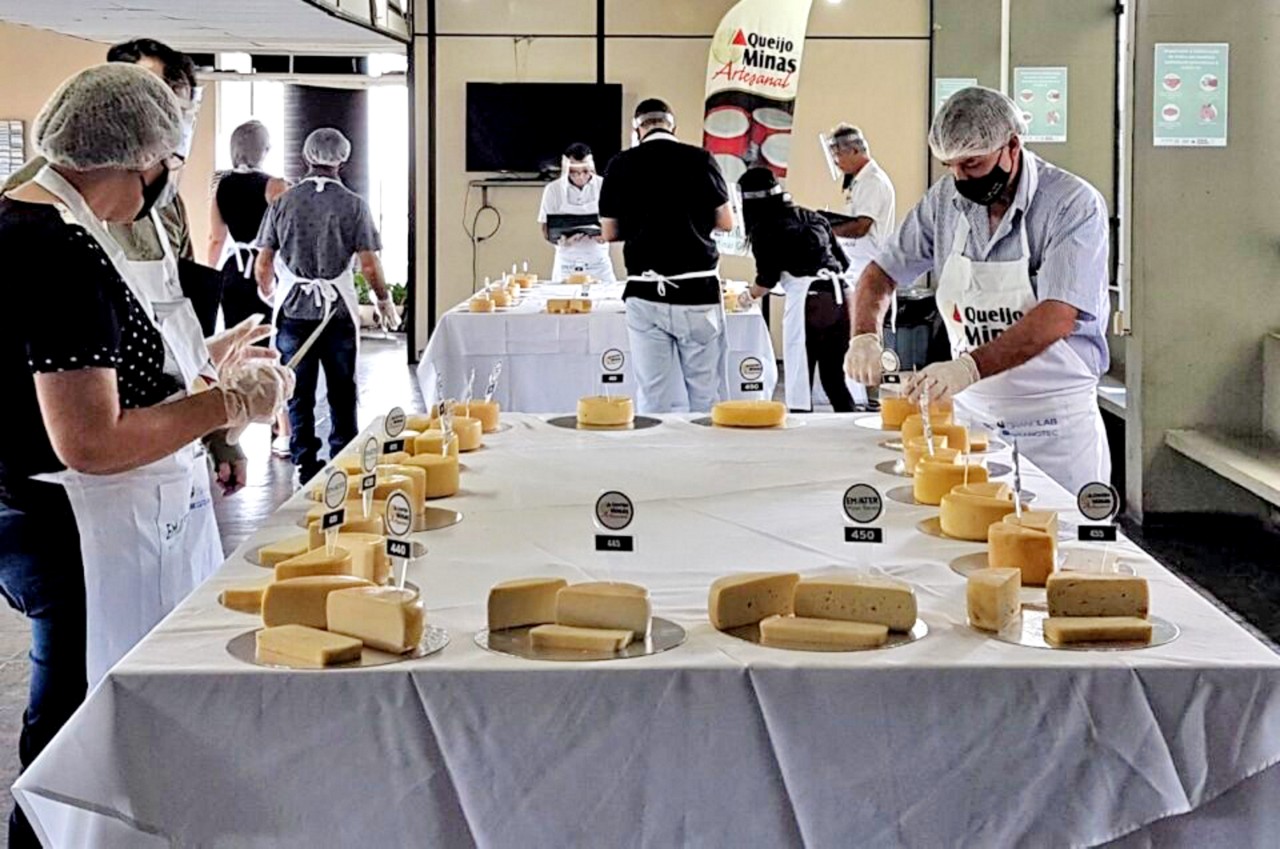 Os jurados deram as notas em critérios como apresentação externa e interna, cor, consistência, aroma e sabor