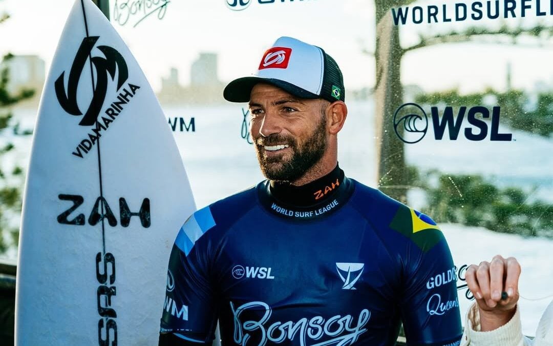 Alejo Muniz em ação na WSL (Foto: Reprodução)
