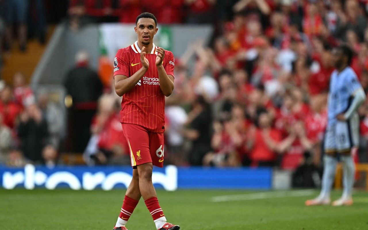 Trent Alexander-Arnold, do Liverpool (Foto: Paul Ellis/AFP)