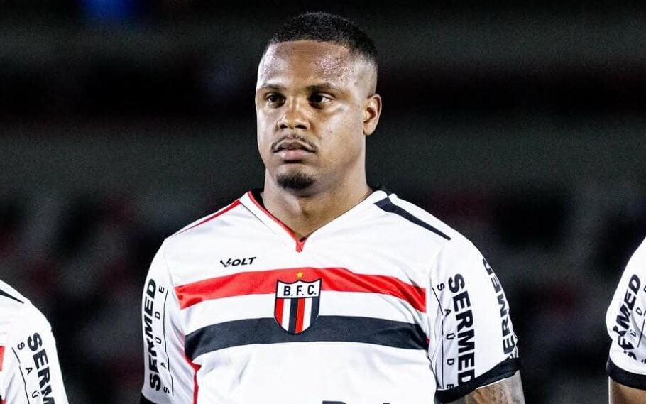 Alexandre Jesus em campo pelo Botafogo-SP (Foto: Reprodução/Instagram)