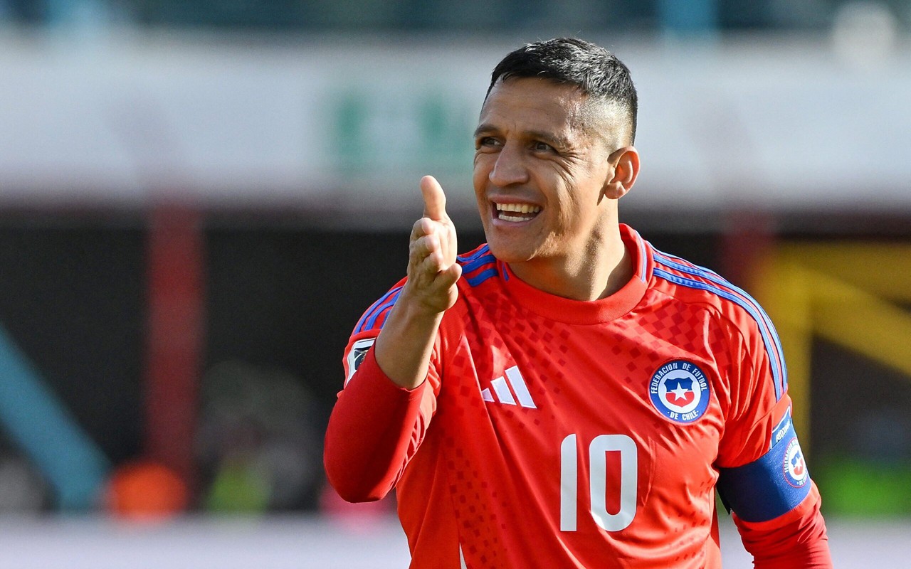 Alexis Sánchez, camisa 10 do Chile (Foto: Aizar Raldes/AFP)
