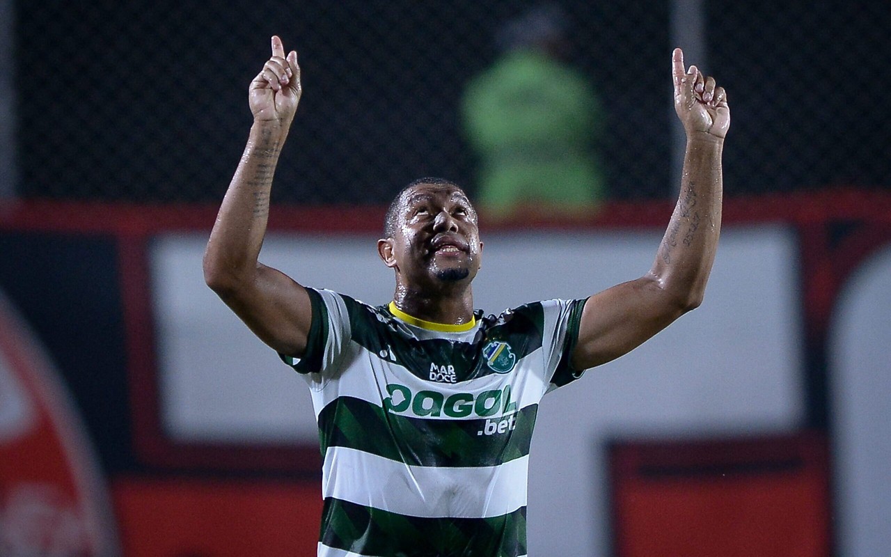 Altos enfrentou o Vitória na última partda e saiu com o empate (Foto: Jhony Pinho/AGIF)