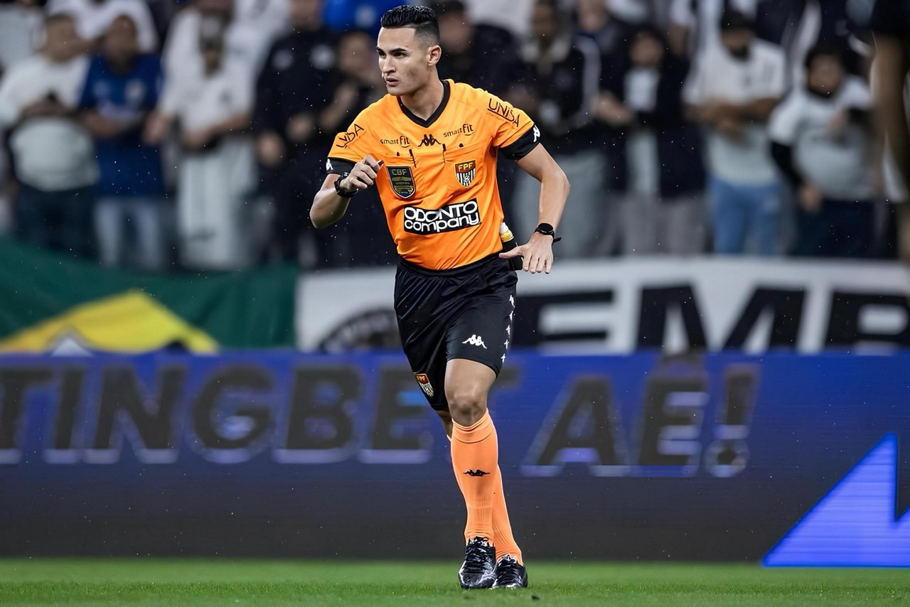 Matheus Candançan apitará primeiro jogo do Galo em 2025