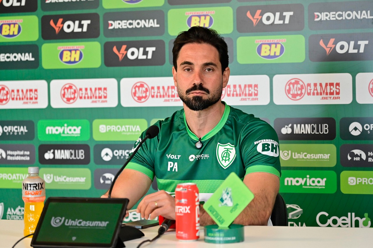 Paulo Assis, diretor executivo de futebol do América