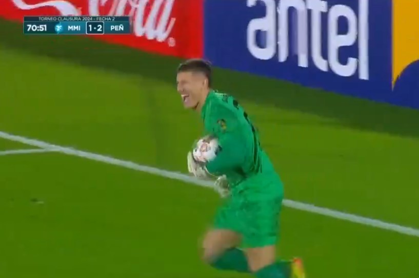 Aguerre ainda "tirou onda" com a própria provocação e riu do adversário que tentou tomar a bola dele