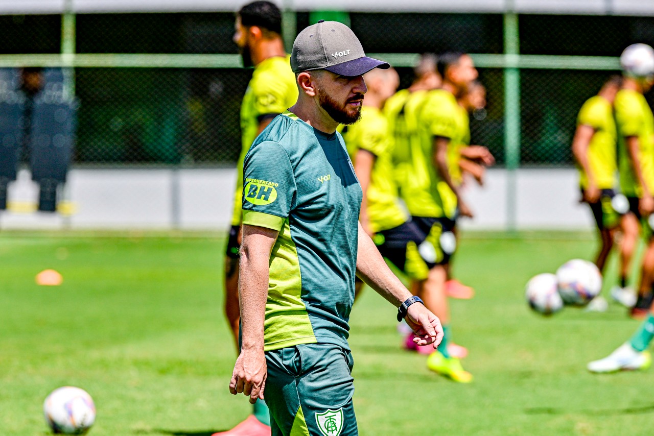 William Batista prepara o América para enfrentar o Pouso Alegre