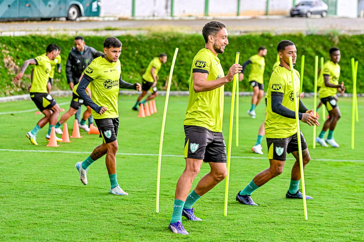 Jogador mais novo do Coelho tem 19 anos, enquanto mais experiente tem 38