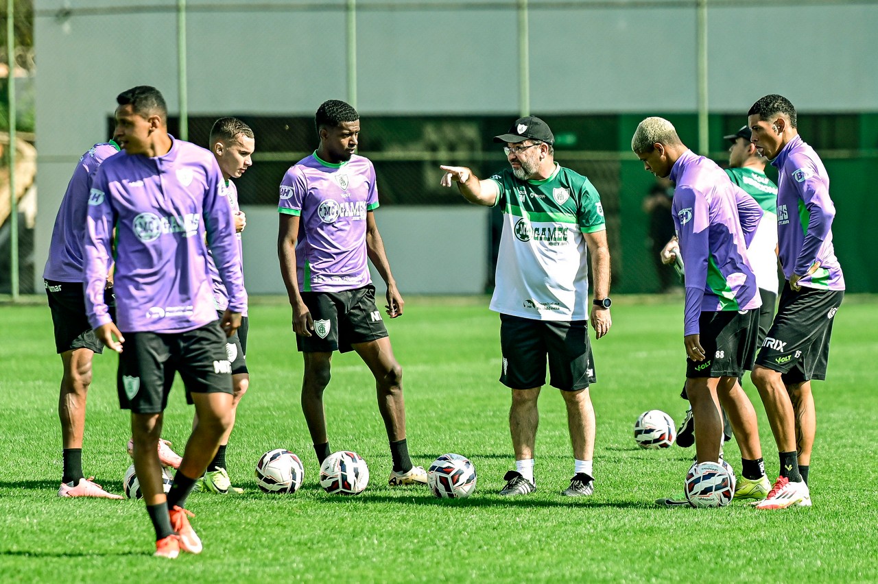 Enderson fez quatro jogos pelo América desde seu retorno ao clube