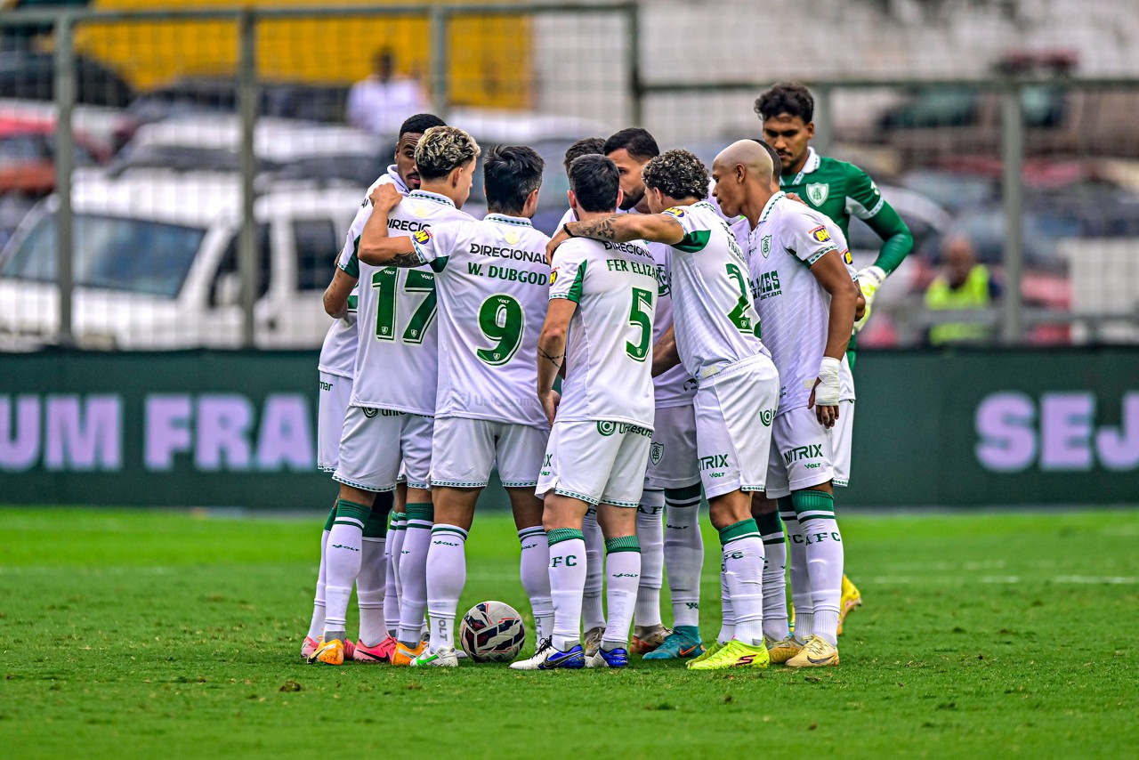 Elenco americano tenta melhorar defesa para se aproximar das vitórias na Série B