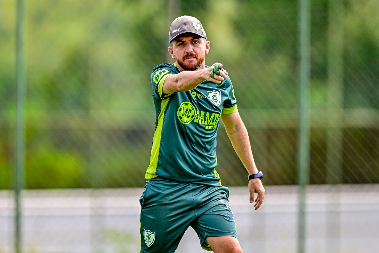 William Batista, aos 31 anos, faz seu primeiro trabalho como treinador profissional no América