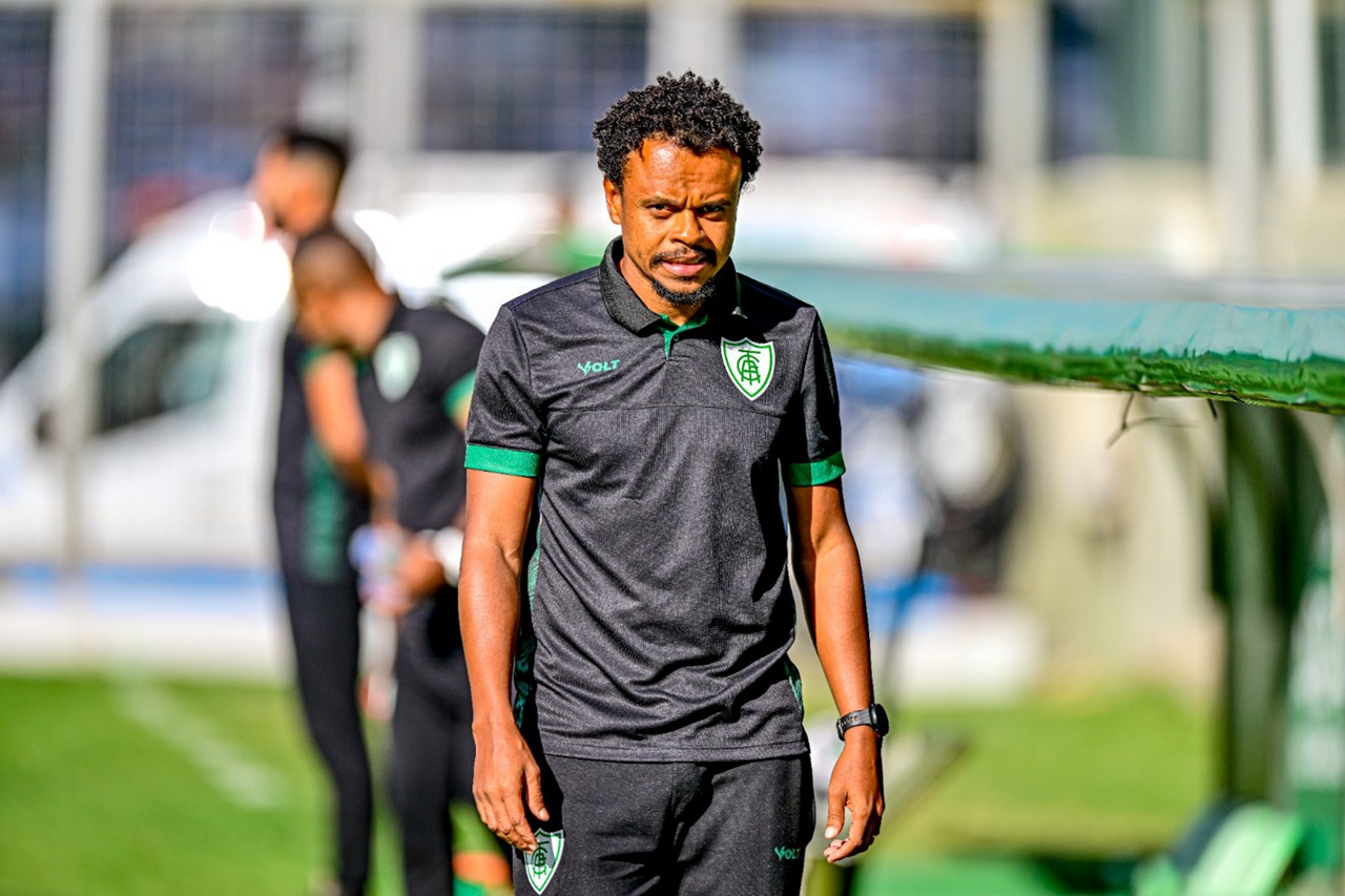 Técnico Mairon Cesar teve que remodelar equipe após expulsão