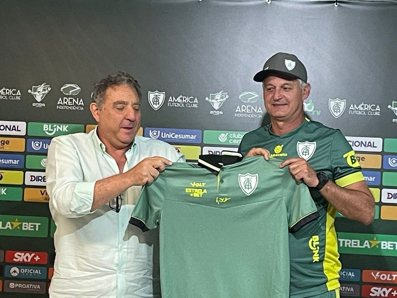Lisca ganhou camisa personalizada com sua assinatura