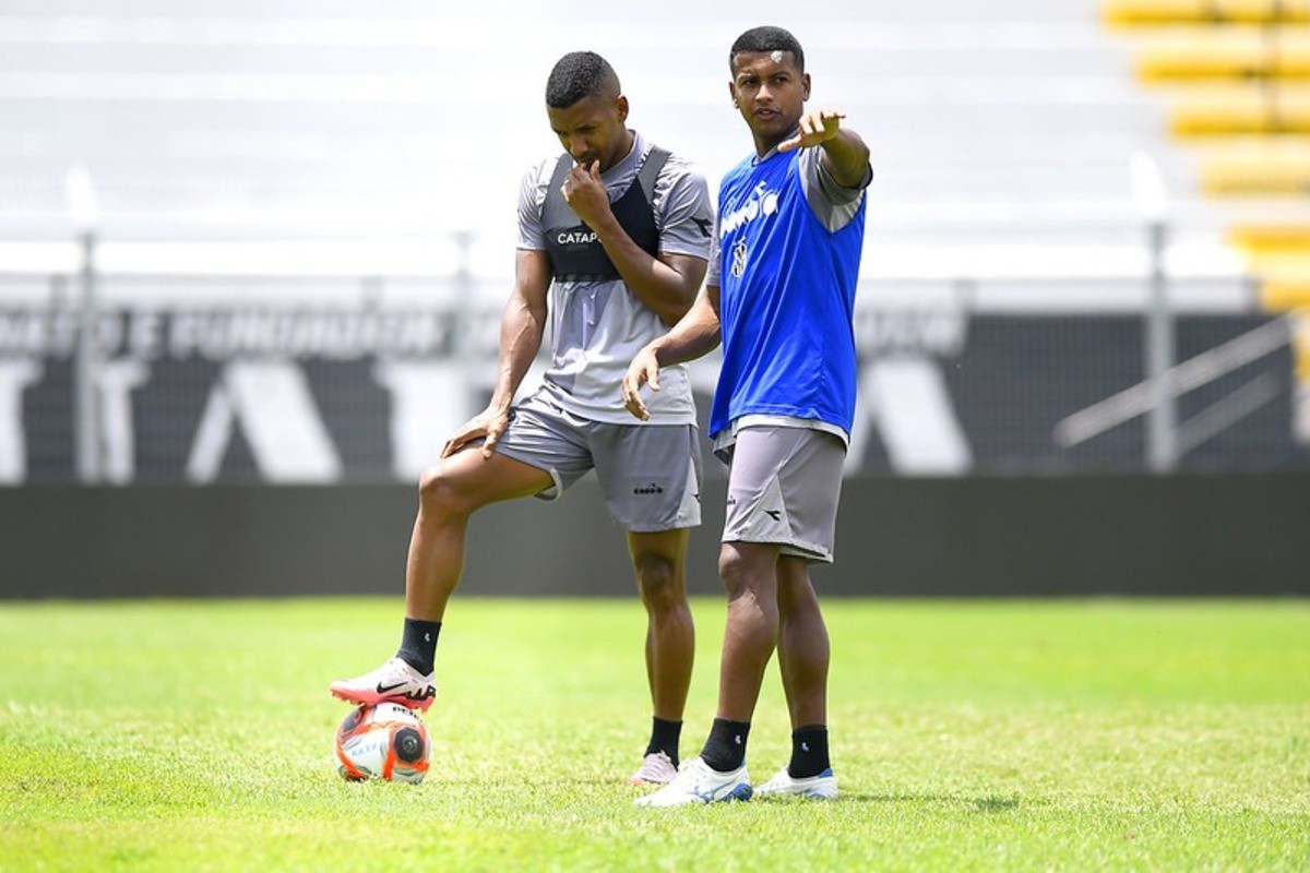 Ex-Ponte Preta, lateral Maguinho (à direita) reforça o Coelho na reta final da temporada