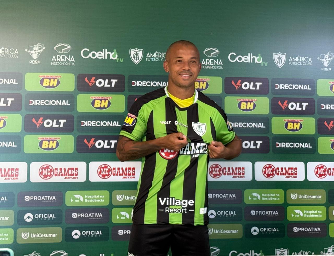 Mariano foi oficializado no América nesta terça-feira (18/2)