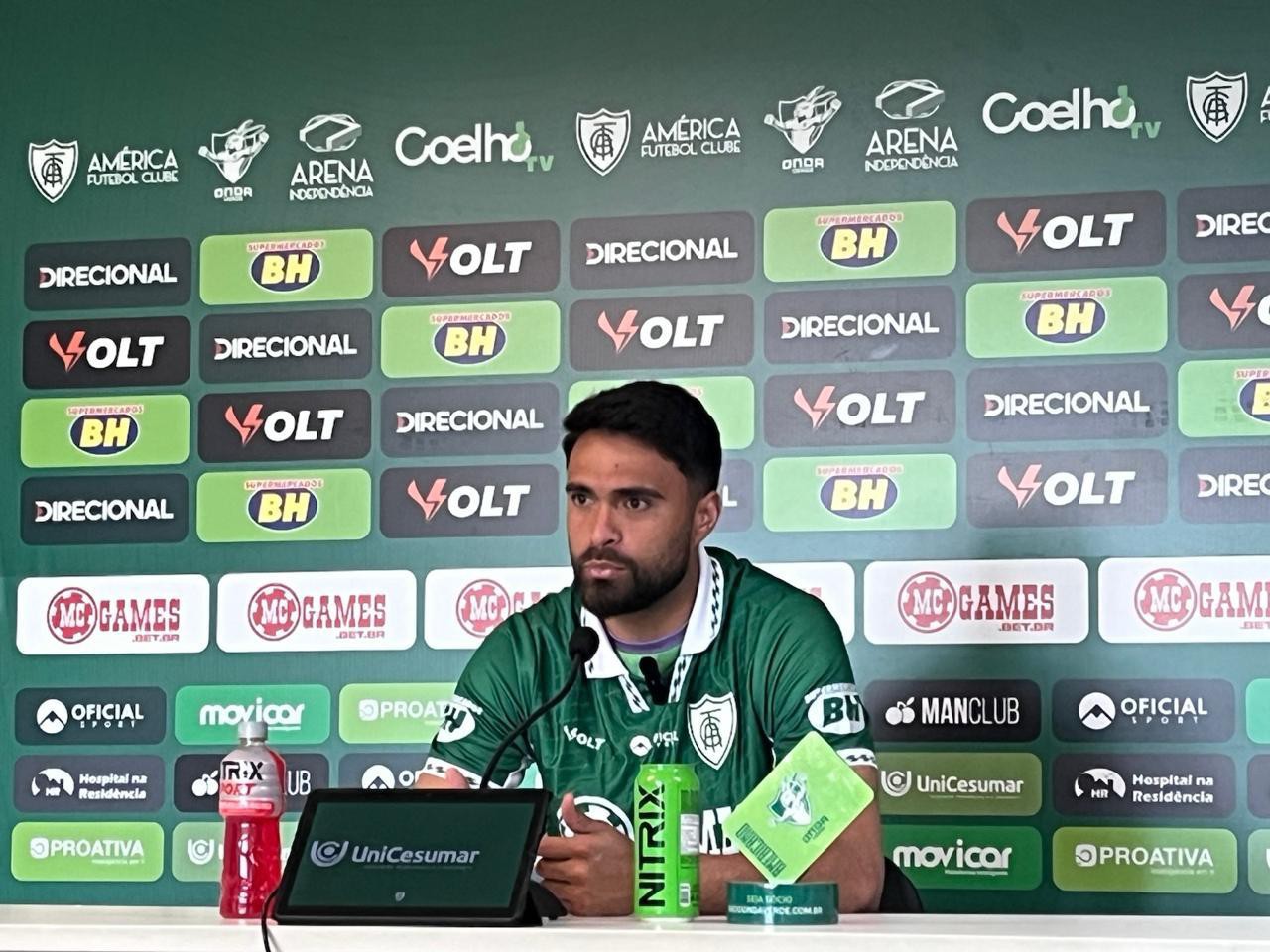 Goleiro Gustavo foi apresentado no América nesta quinta-feira (28/8)