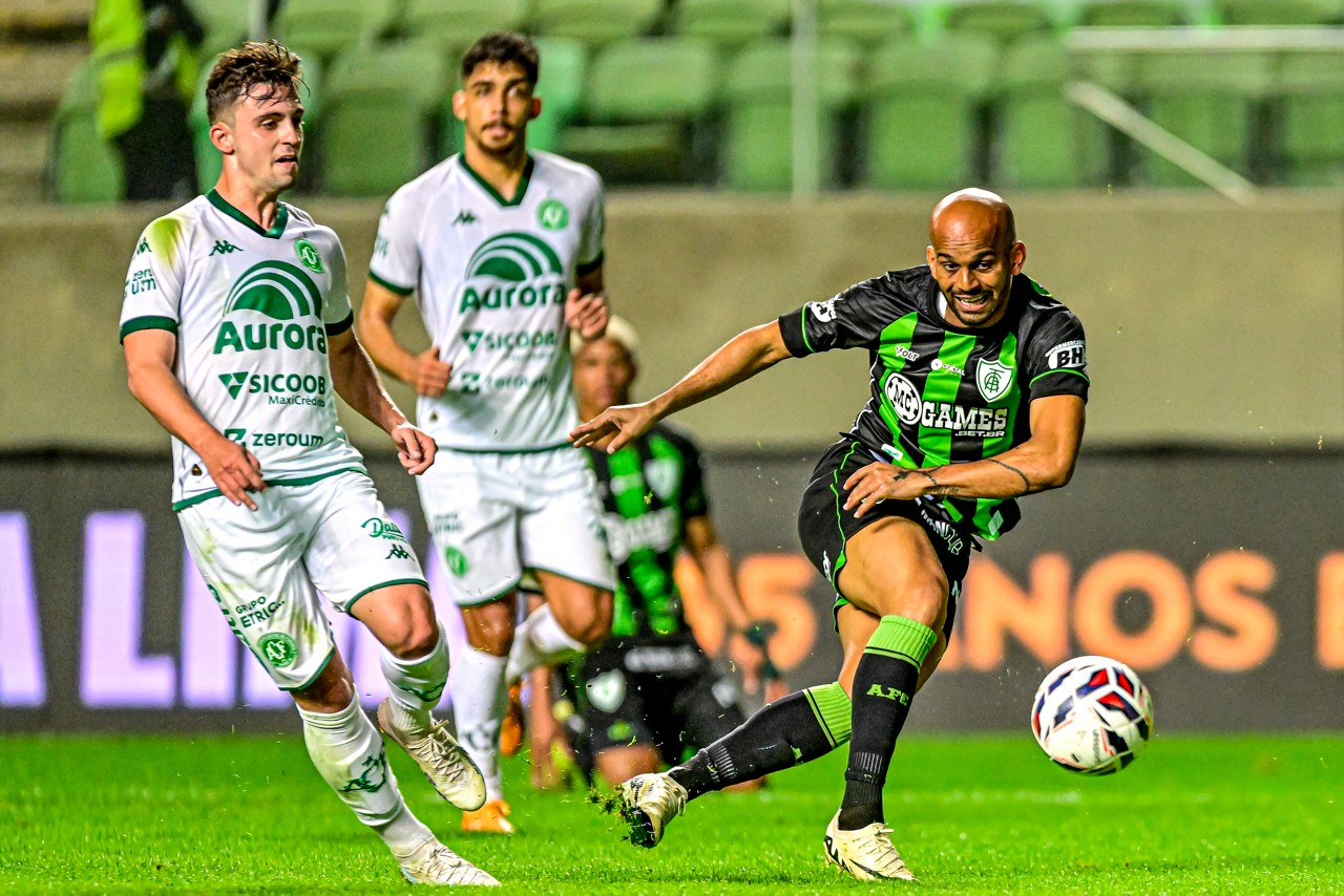 Recém-chegado ao clube, atacante Héber ainda não balançou as redes