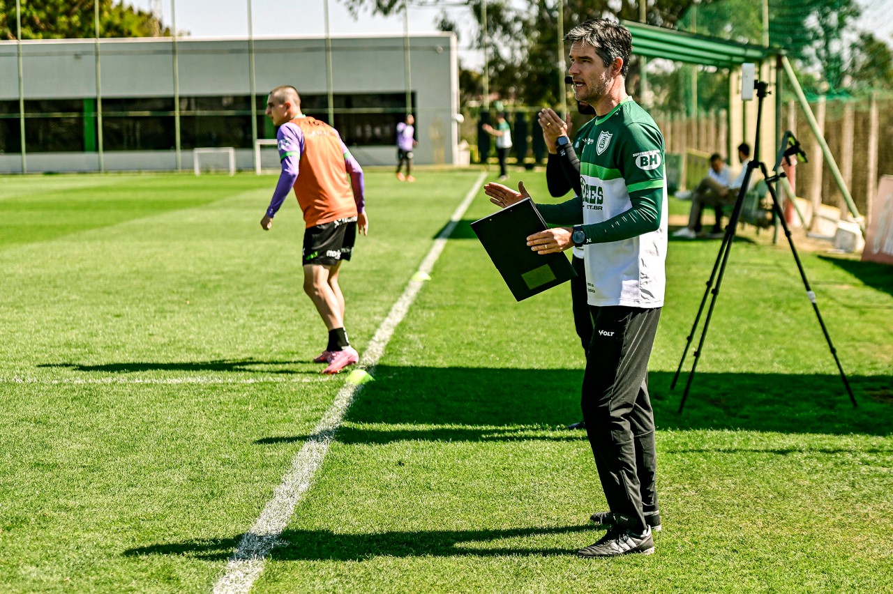 Apesar da má fase, Giacomini enaltece o comprometimento dos atletas