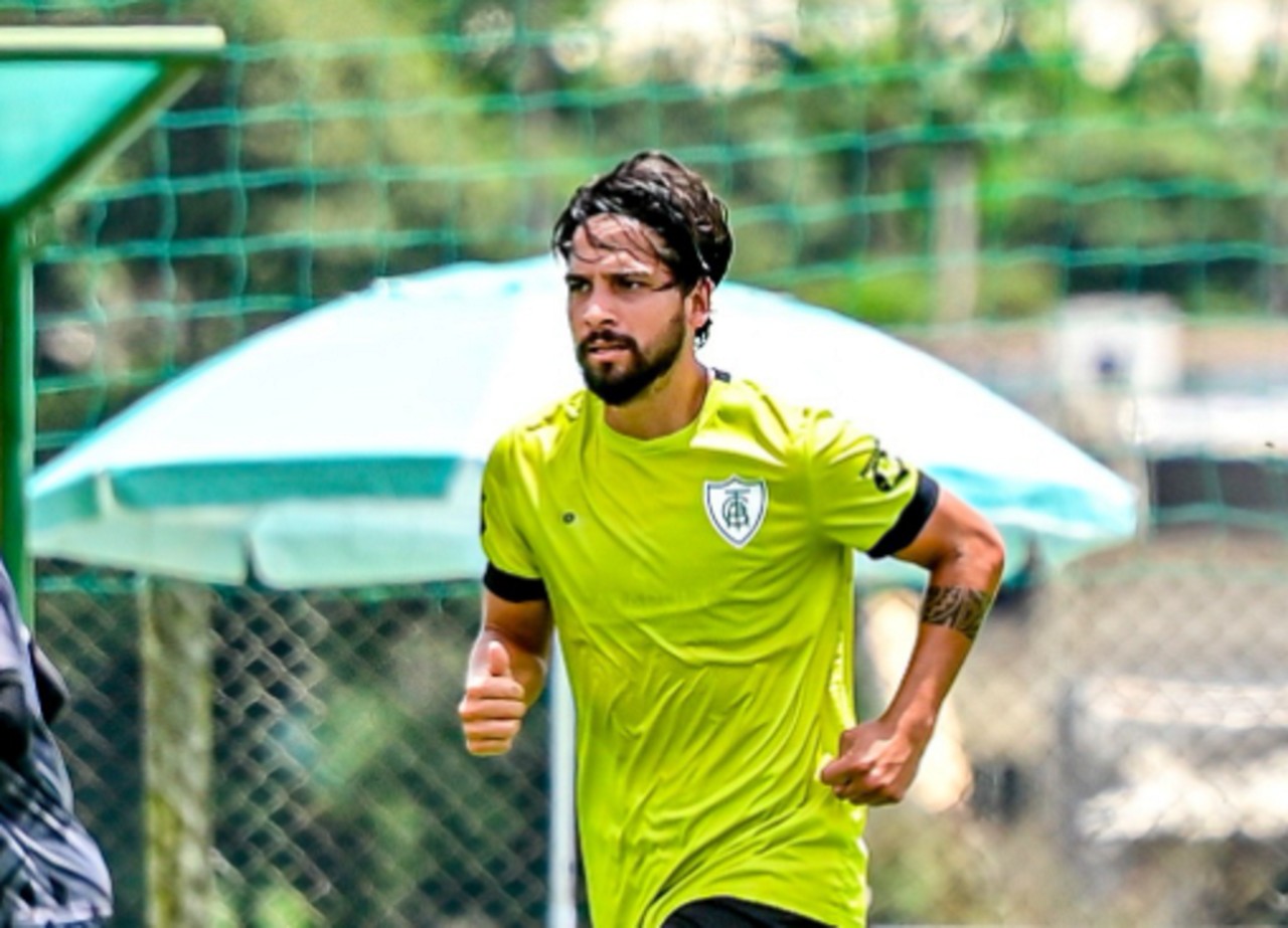 Benítez participa normalmente da pré-temporada no CT Lanna Drumond do América