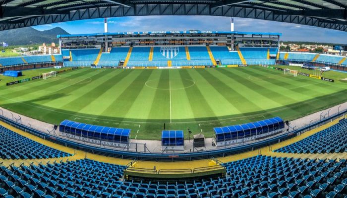 Estádio da Ressacada recebe Brusque x América