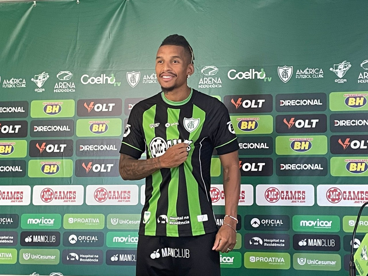 Jogador de 31 anos estava atuando pelo Sport
