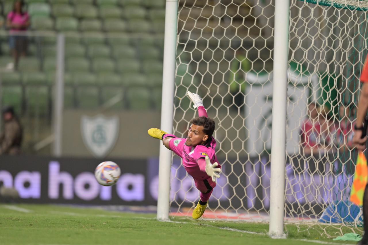 Matheus Mendes celebrou resultado diante do Cruzeiro: 'futebol é jogado'