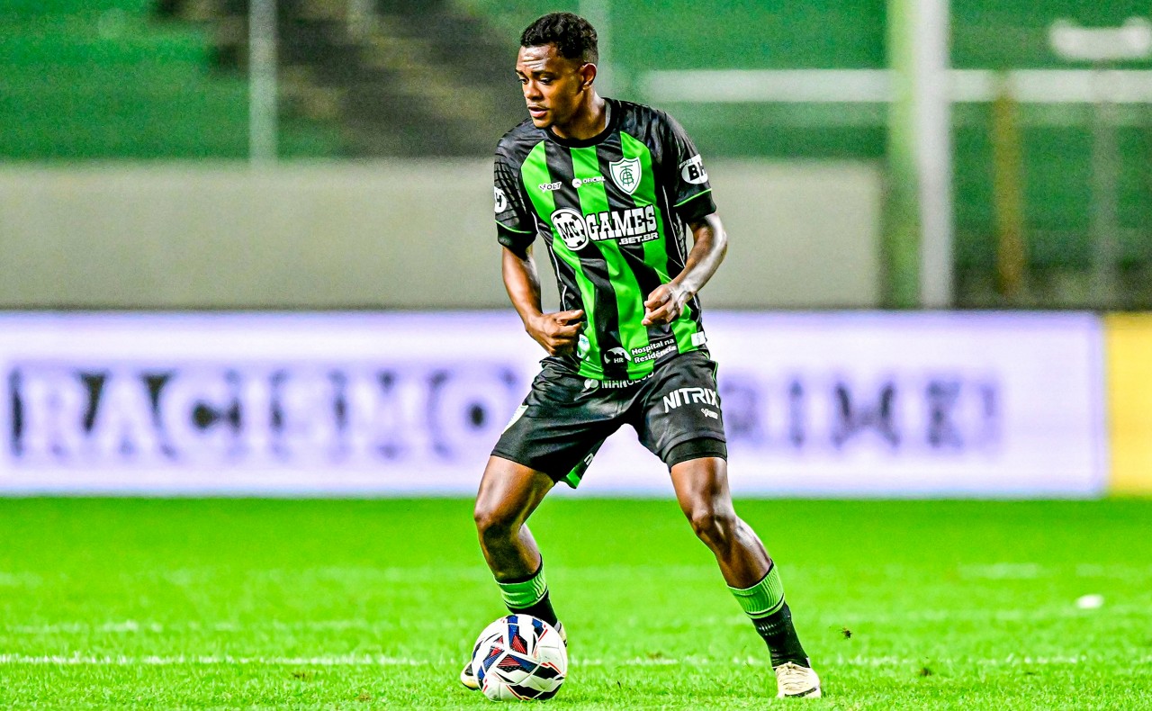 Meia atuou por 71 minutos no empate em 2 a 2