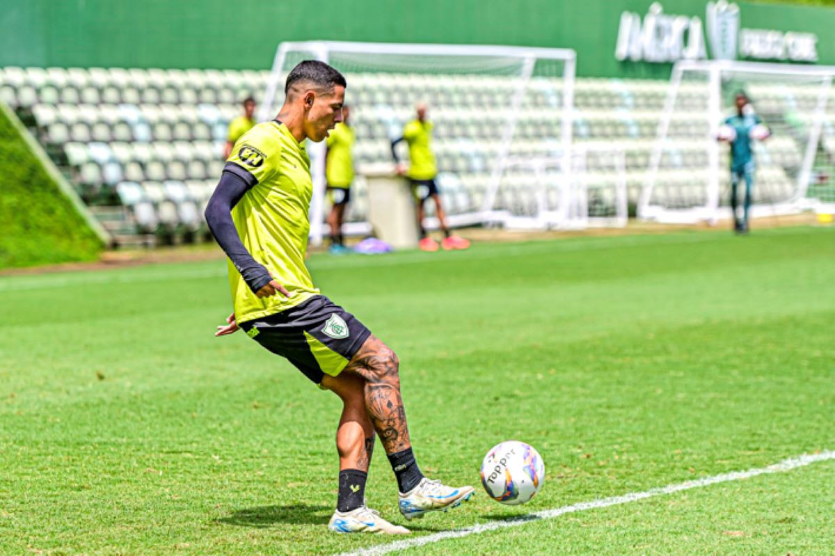 Mateus Henrique era titular absoluto do América