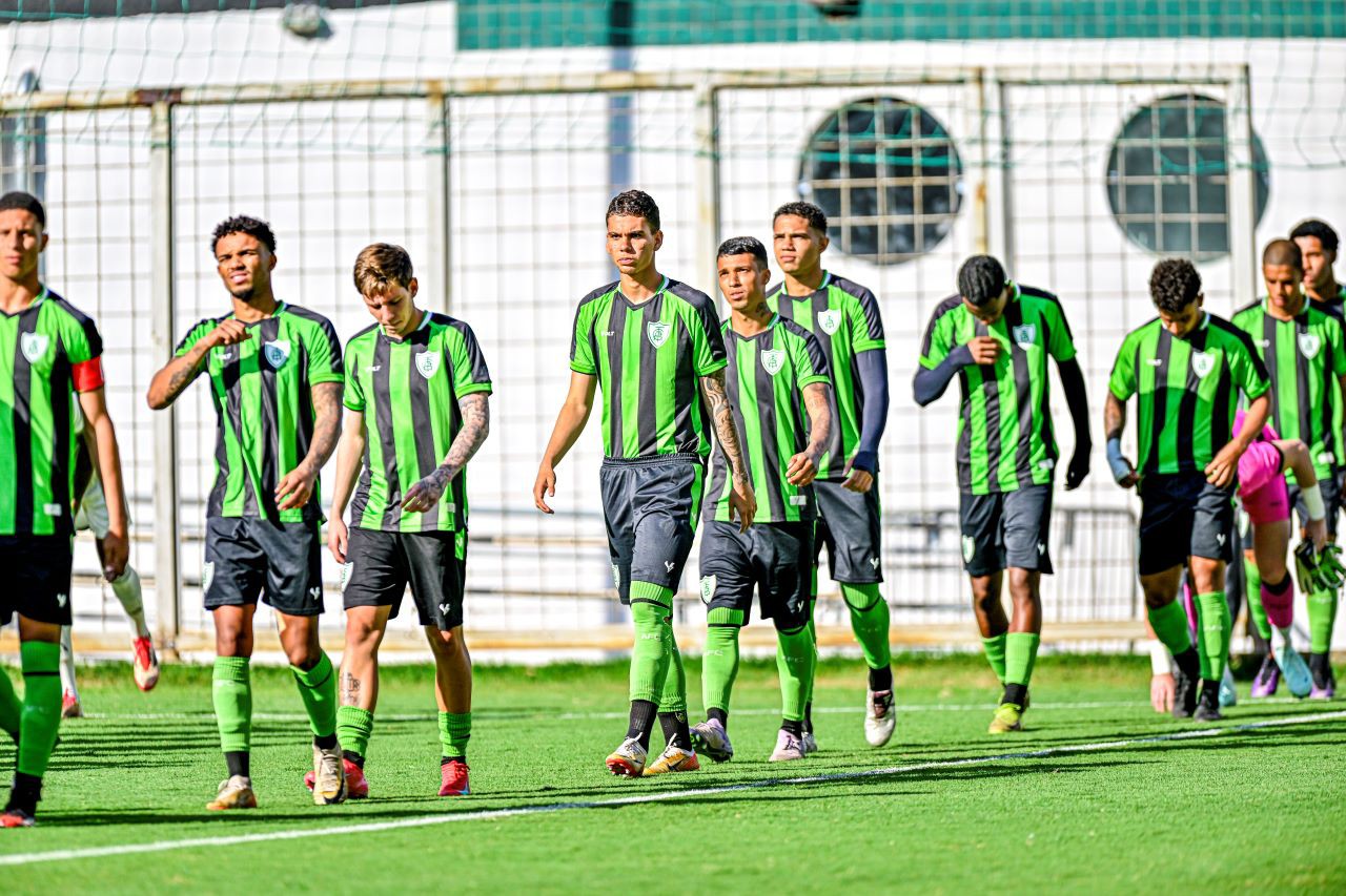 Time sub-20 do América em campo
