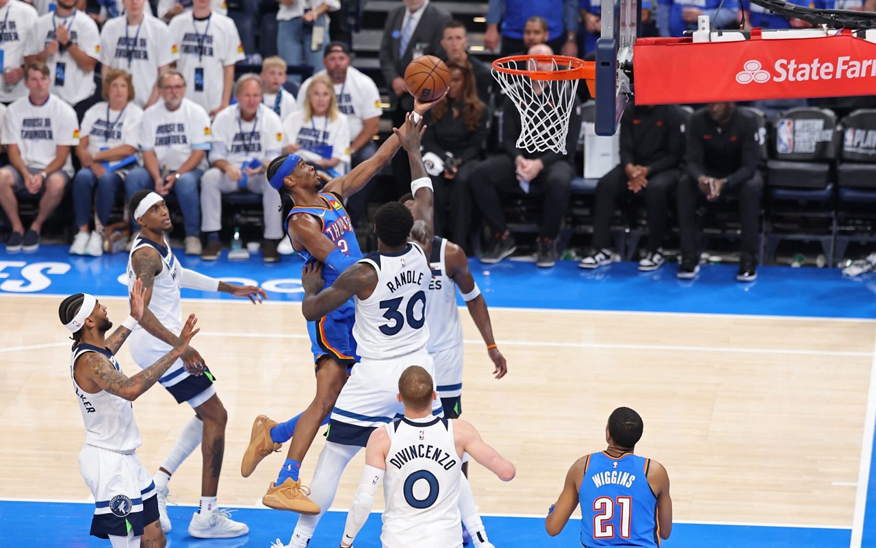 Shai Gilgeous-Alexander, do Oklahoma City Thunder, jogando contra o Minnesota Timberwolves (Foto: Reprodução/AFP)
