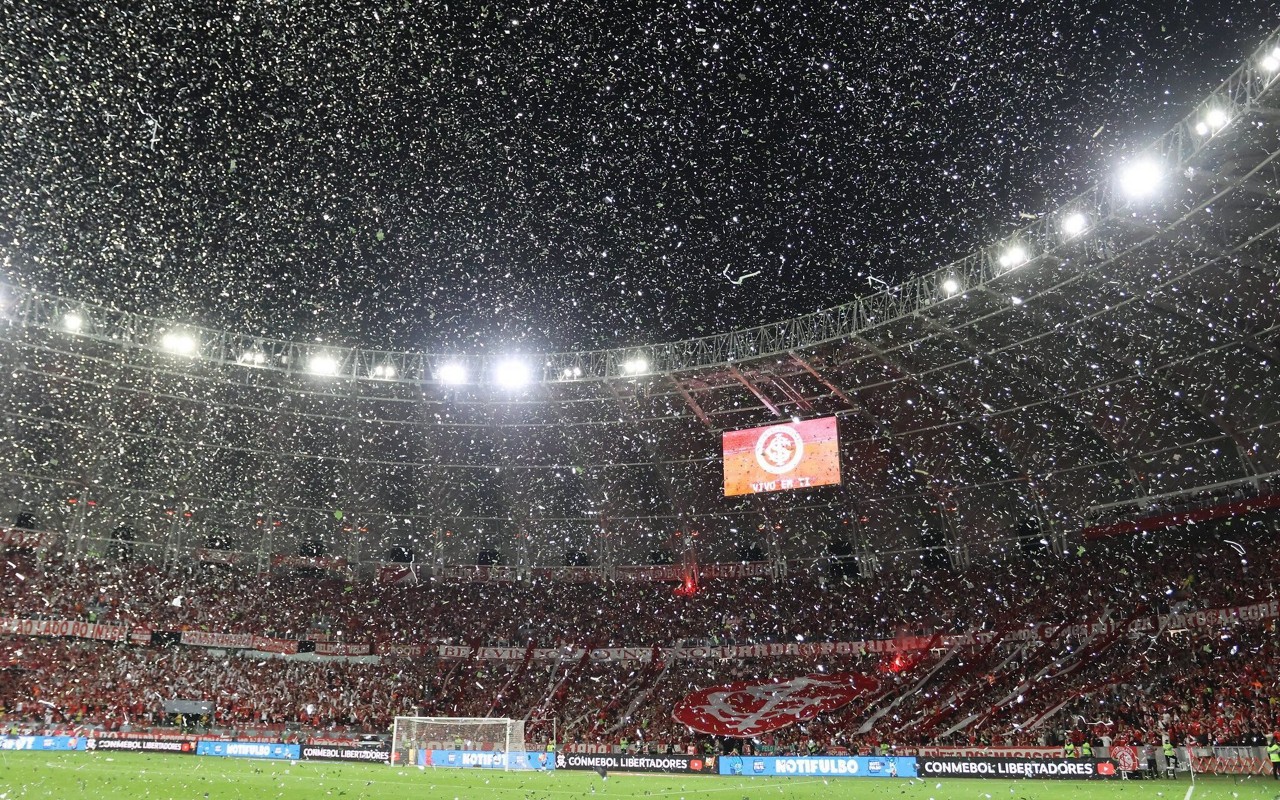 Papel picado no estádio Beira-Rio, do Internacional (Foto: Ricardo Duarte/SC Internacional)