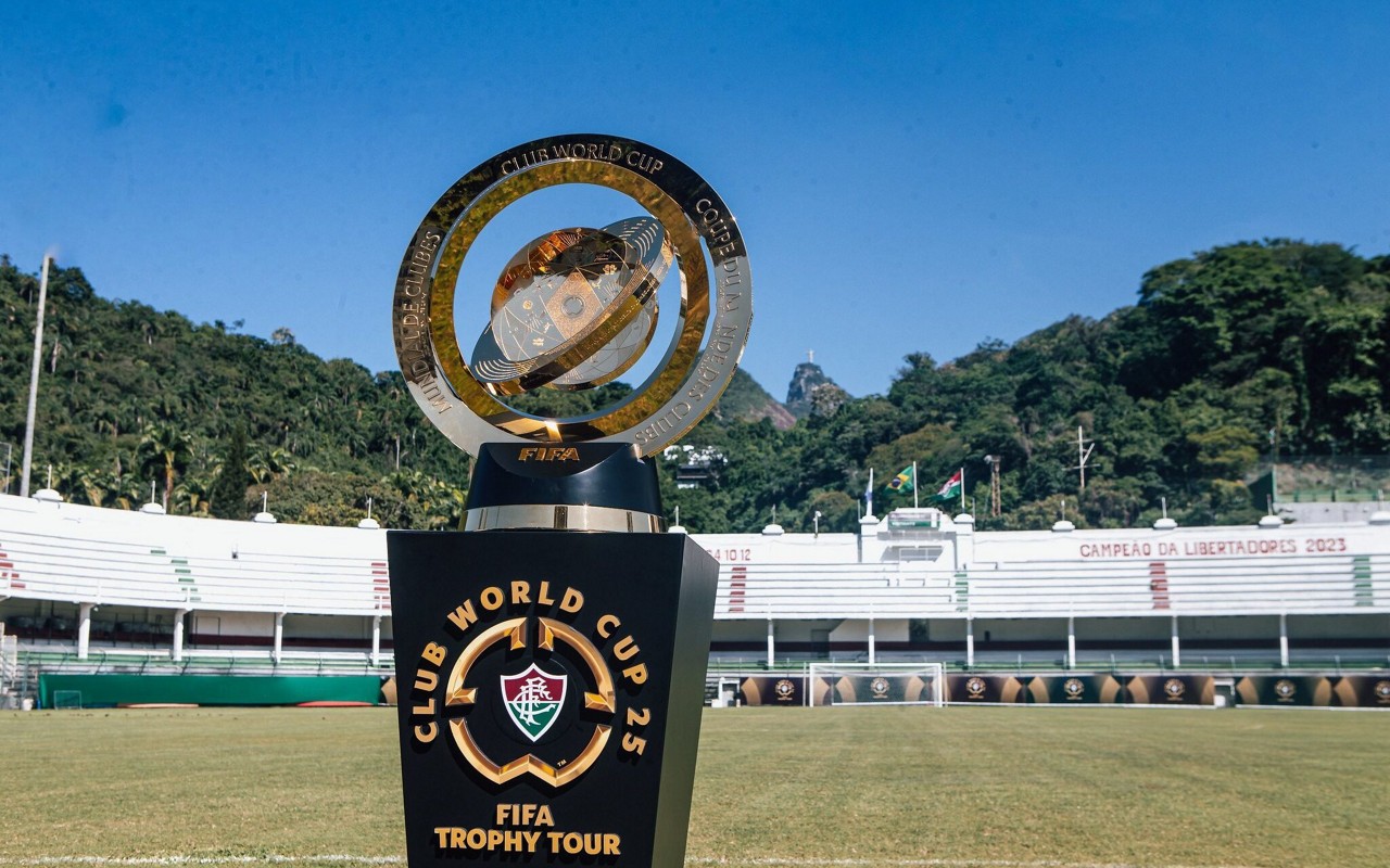 Taça do Mundial de Clubes na sede do Fluminense, em Laranjeiras (Foto: Lucas Merçon/FFC)