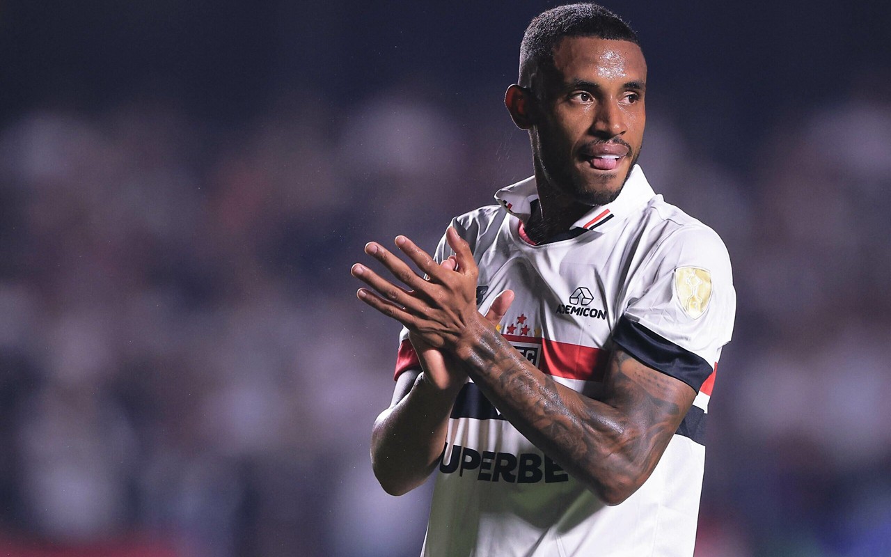 André Silva, atacante do São Paulo (Foto: Ettore Chiereguini/AGIF)