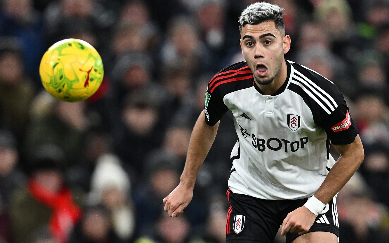Andreas Pereira em ação pelo Fulham na Copa da Liga Inglesa (Foto: Paul Ellis/AFP)
