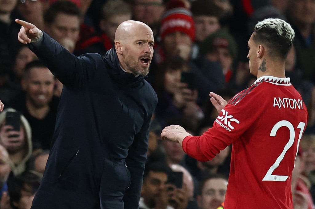 Antony no período em que era treinado por Ten Hag, no Manchester United (Foto: Darren Staples/ AFP)