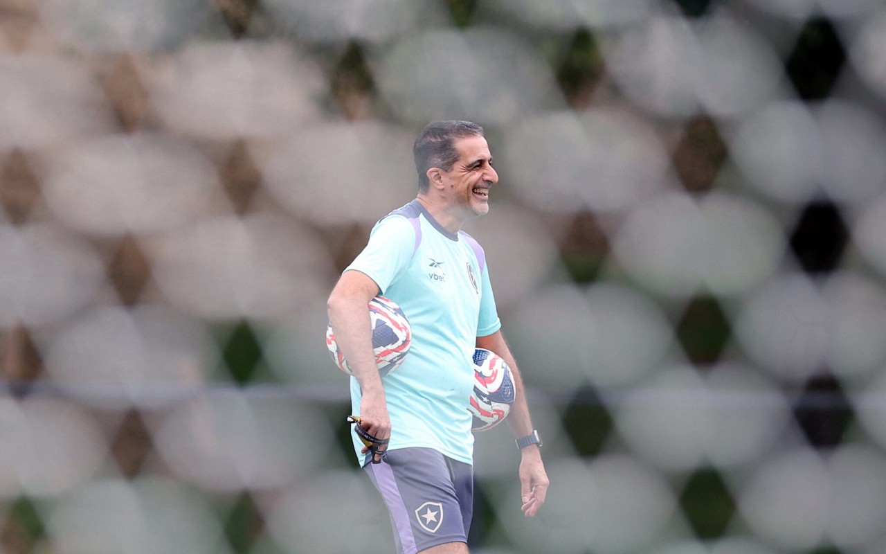 Renato Paiva é o técnico do Botafogo (Foto: Vítor Silva/Botafogo)
